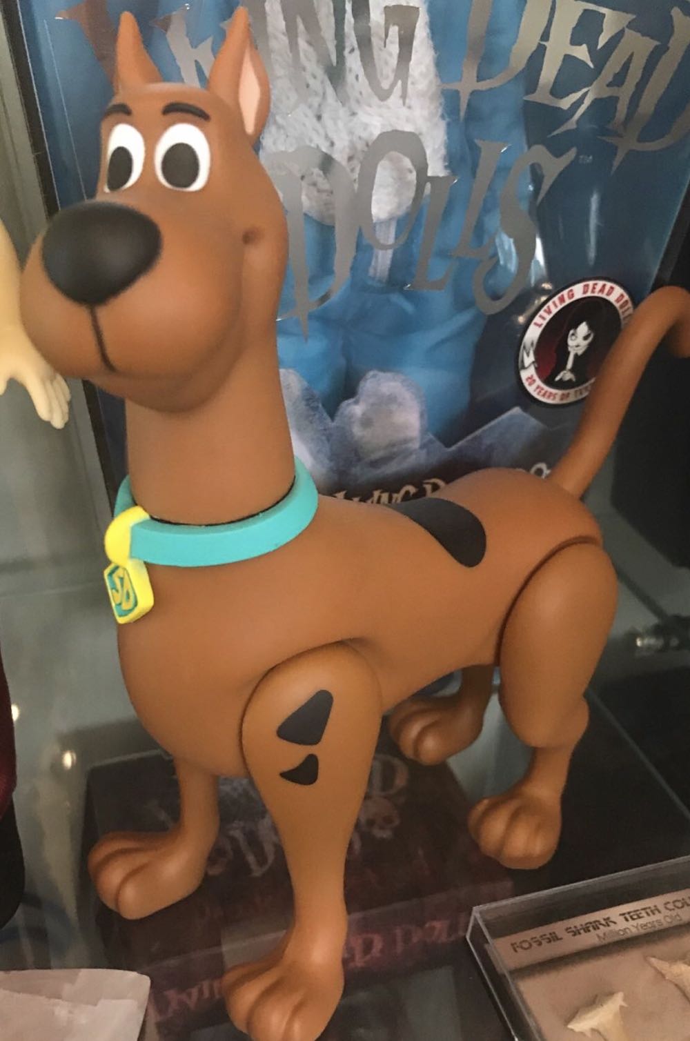 Velma - Mezco Toyz (LDD Presents) action figure collectible [Barcode 696198996296] - Main Image 2