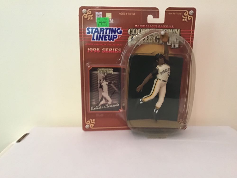 Roberto Clemente - Kenner (Cooperstown Collection) action figure collectible - Main Image 1