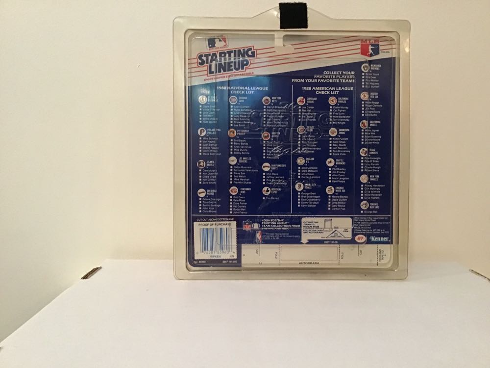 Cal Ripken, Jr. - Kenner action figure collectible - Main Image 2