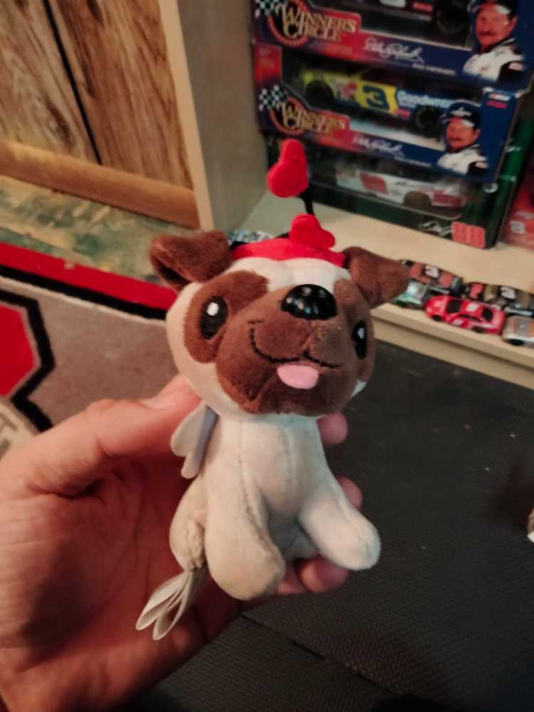 Hallmark Valentine And Princess Pugs  action figure collectible - Main Image 2