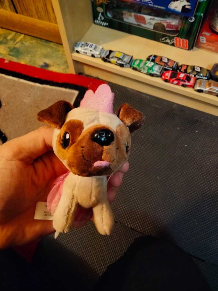 Hallmark Valentine And Princess Pugs  action figure collectible - Main Image 3