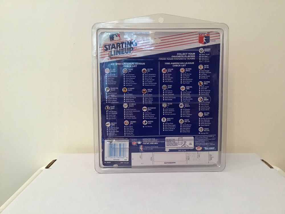 Cal Ripken, Jr. - Kenner action figure collectible - Main Image 2