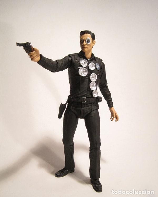 T-1000 Police Disguises - Neca Real Toys (Terminator Genisys) action figure collectible [Barcode 634482421895] - Main Image 3