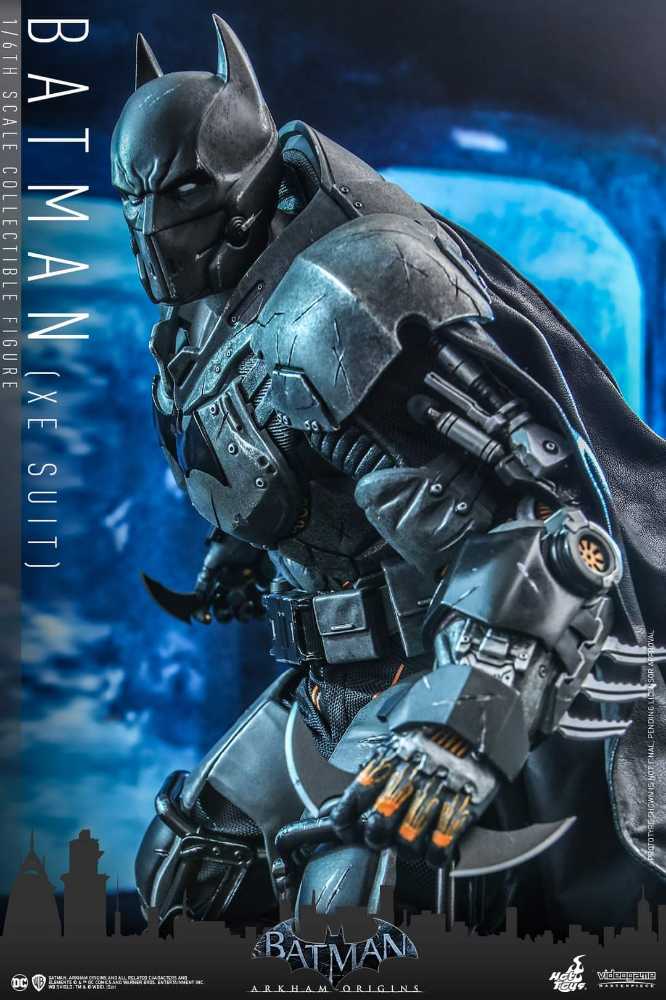 Batman (XE Suit), Arkham: Origins (1:6) - Hot Toys (Batman: Arkham City (2013)) action figure collectible - Main Image 4