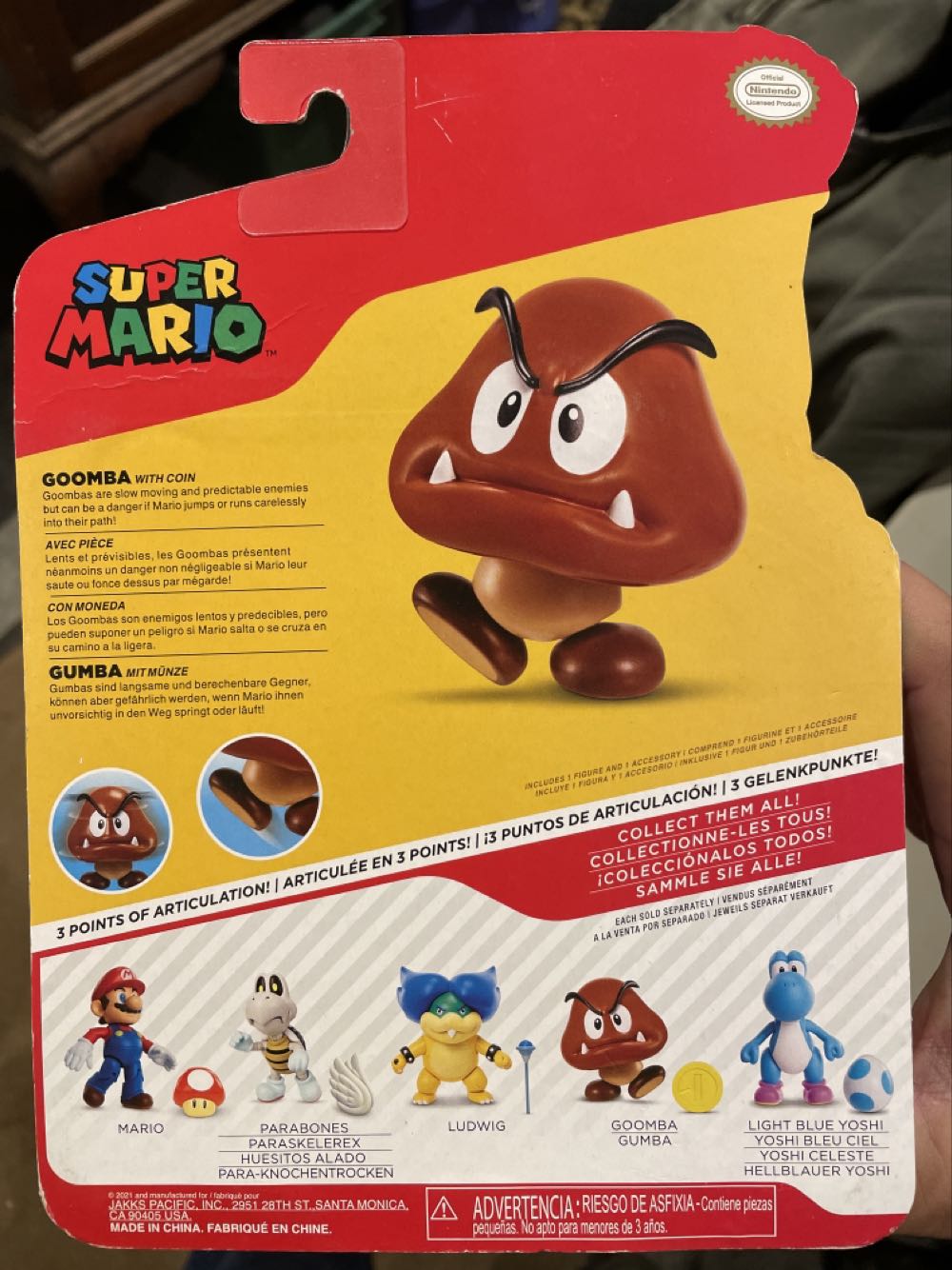 Super Mario: Goomba - JAKKS Pacific, Inc. (Super Mario) action figure collectible [Barcode 192995407329] - Main Image 3