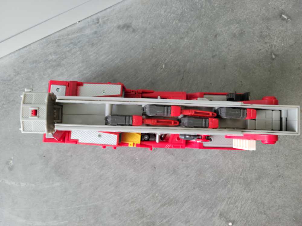 Optimus Prime 6th Vehicle Mode Missing 4 Missiles Drivers Side Piece Gun Leader - Hasbro (Robots In Disguise RID) action figure collectible - Main Image 3