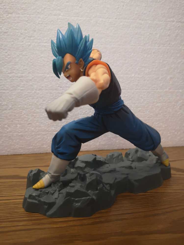 Vegito Ssjblue - Banpresto - Bandai action figure collectible - Main Image 2