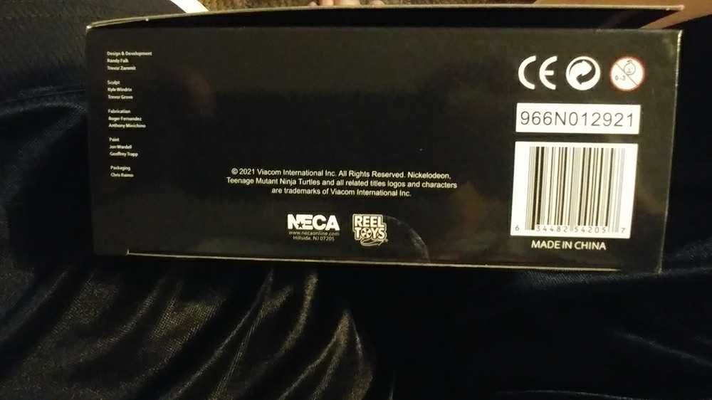 TMNT - Ultimate Casey Jones - Neca (Teenage Mutant Ninja Turtles (90s Movie)) action figure collectible [Barcode 634482542057] - Main Image 4