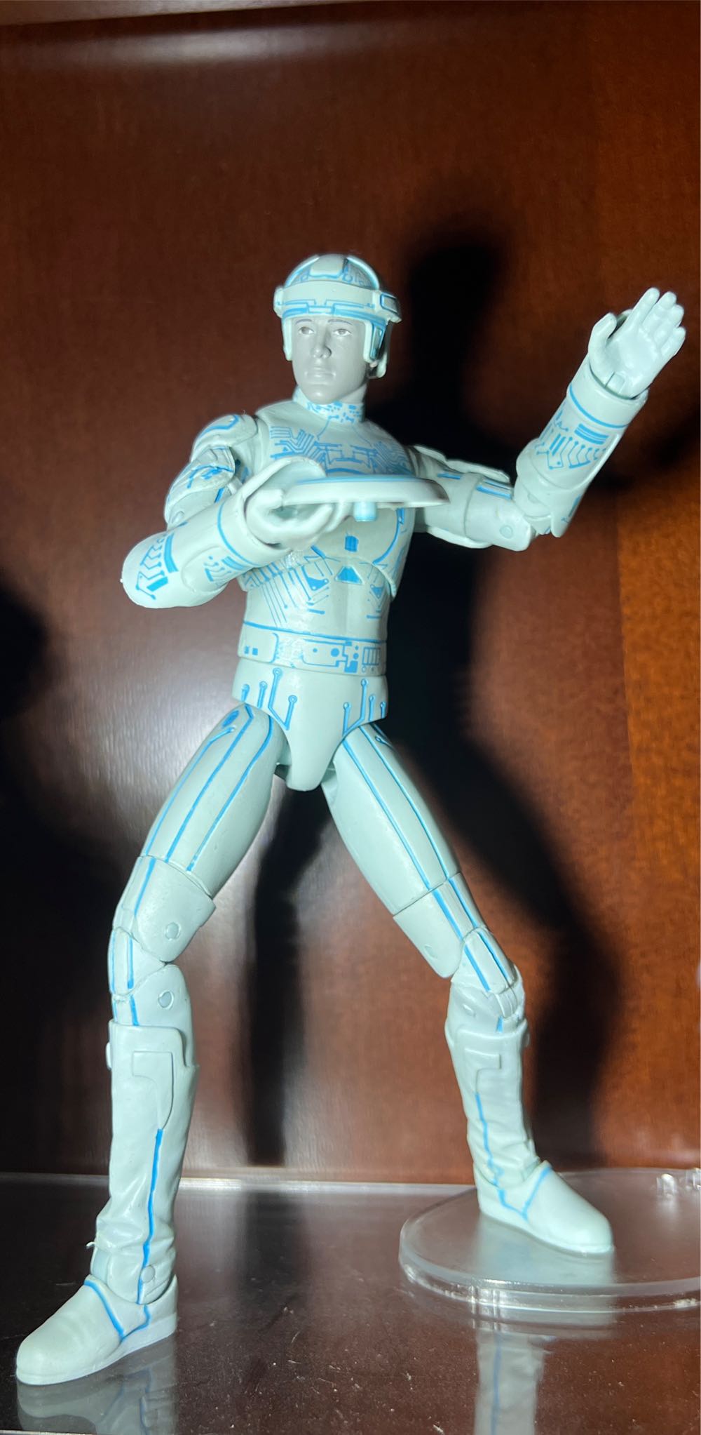 Tron (Tron) - Diamond Select (Tron) action figure collectible [Barcode 699788835616] - Main Image 3