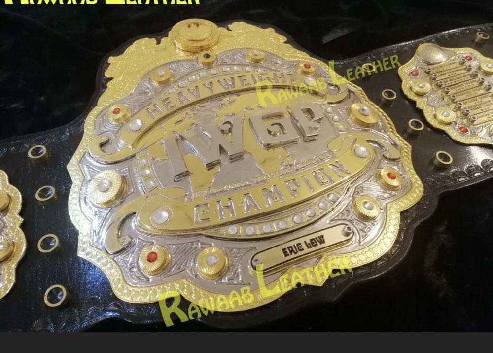 Mezco - One:12 Collective - Rumble Society - Return of the Baker’s Dozen Weapons Expansion Pack