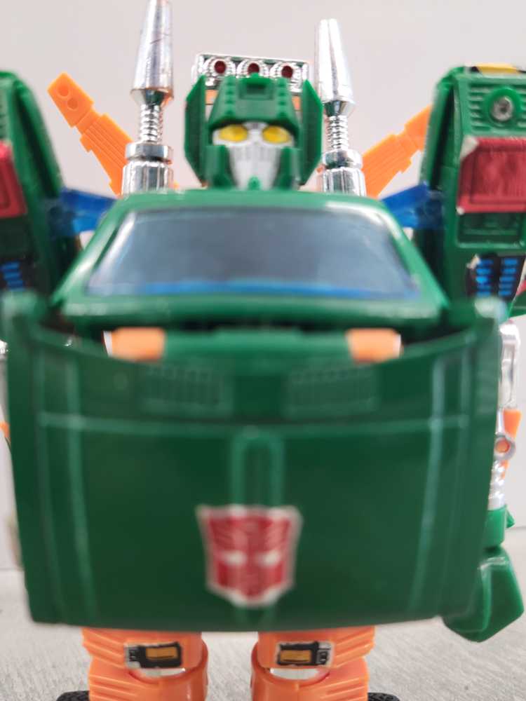 Optimus Prime (Open Chest Fallen Leader)