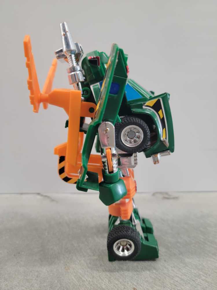Hoist 2nd Robot Mode 1985 Cars - Hasbro (1985) action figure collectible - Main Image 3