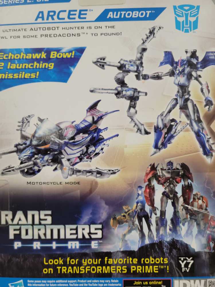 Arcee - Hasbro (Prime Beast Hunters) action figure collectible - Main Image 4