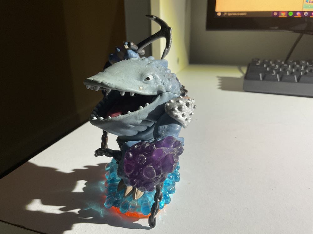 Thumpback - Skylanders Giants action figure collectible - Main Image 3