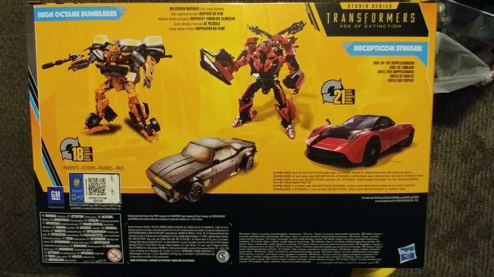 (79-BB/02-BB) High Octane Bumblebee VS Decepticon Stinger (2-PACK) | Transformers STUDIO SERIES: BUZZWORTHY BUMBLEBEE. Transformers: Age Of Extinction - Hasbro (Transformers Studio Series: BUZZWORTHY BUMBLEBEE) action figure collectible [Barcode 5010993893362] - Main Image 2