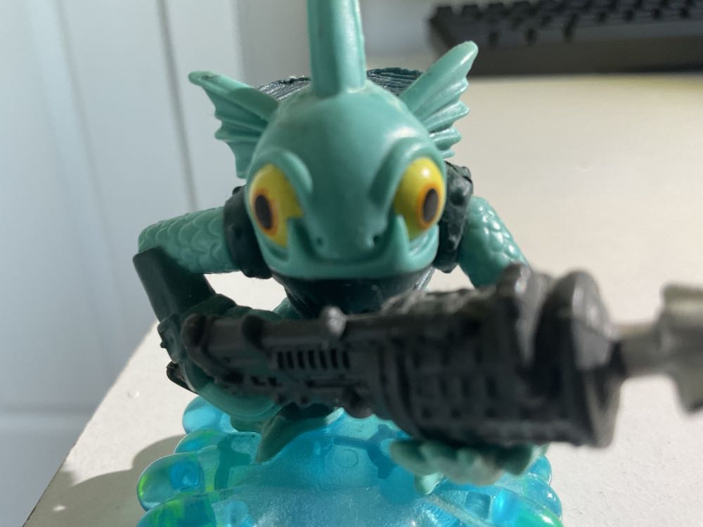 Gill Grunt - Skylanders Spyro’s Adventure (Series 1) action figure collectible - Main Image 3