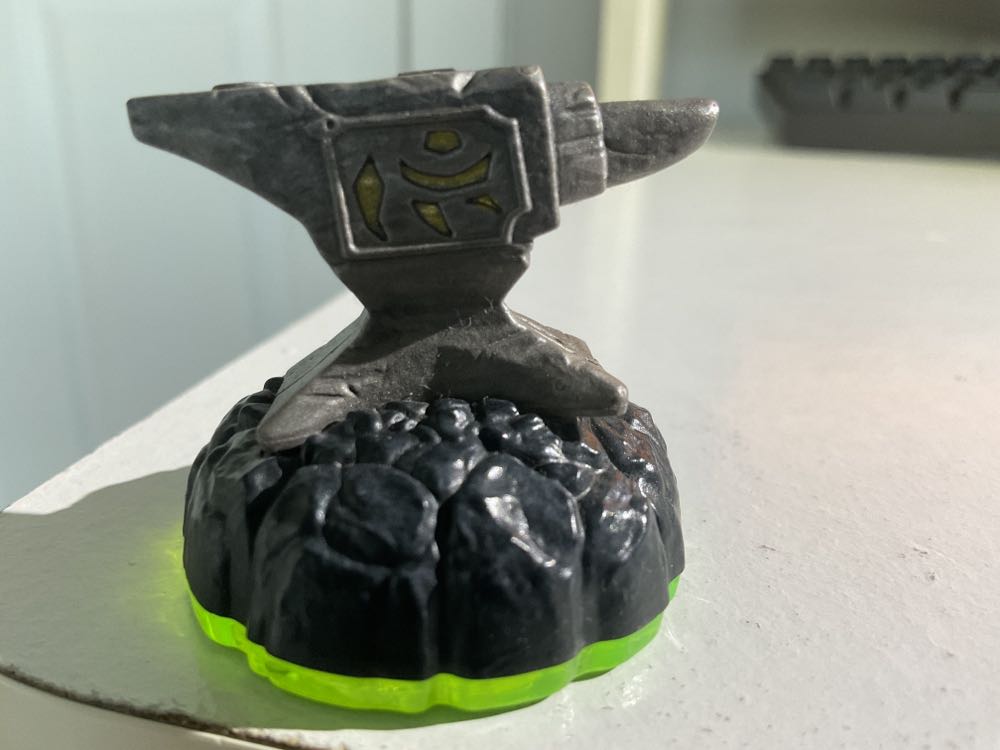 Anvil Rain | Magic Item - Skylanders Spyro’s Adventure action figure collectible - Main Image 2