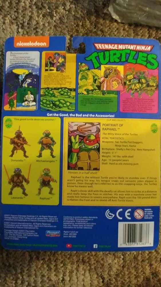 TMNT: Raphael (classic rerelease) - Playmates (Teenage Mutant Ninja Turtles (Classic Retro)) action figure collectible [Barcode 043377812838] - Main Image 2