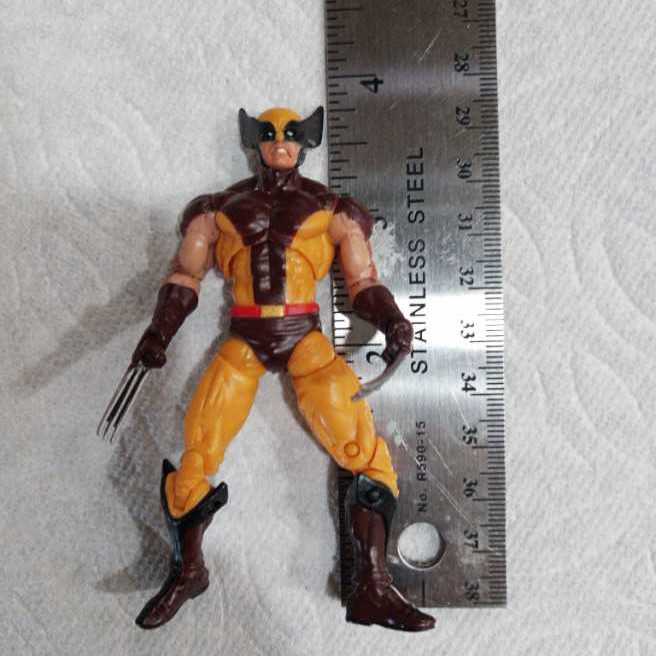 Wolverine (Brown) - Hasbro (MARVEL) action figure collectible - Main Image 2