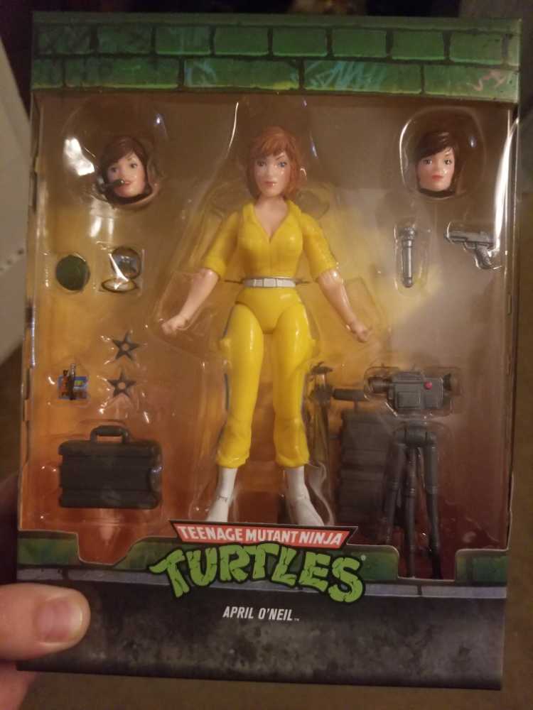 TMNT - April O’Neil (Super 7) - Super7 (Teenage Mutant Ninja Turtles Ultimates) action figure collectible [Barcode 840049808034] - Main Image 2