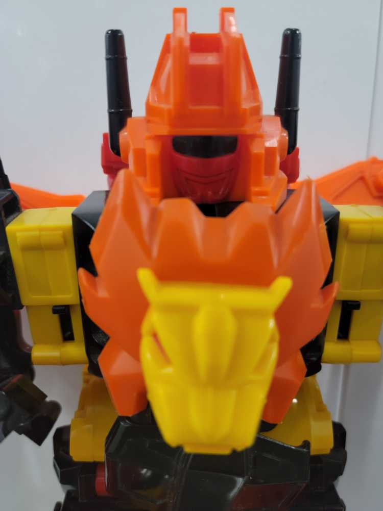 Master Replicas - Luke Skywalker Lightsaber .45 Scale