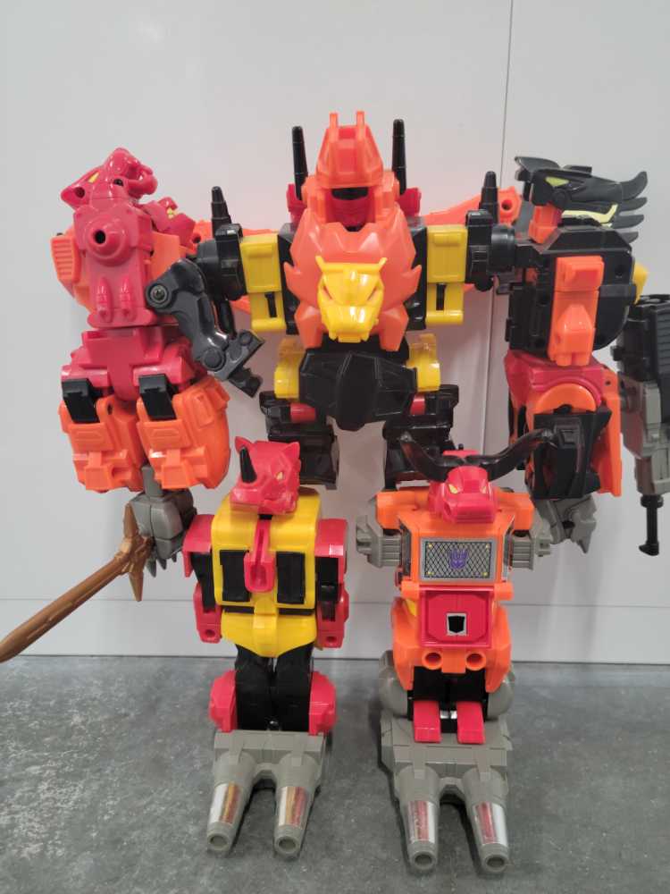 Predaking 2nd Missing Headstrong Sword - Hasbro (1986) action figure collectible - Main Image 2