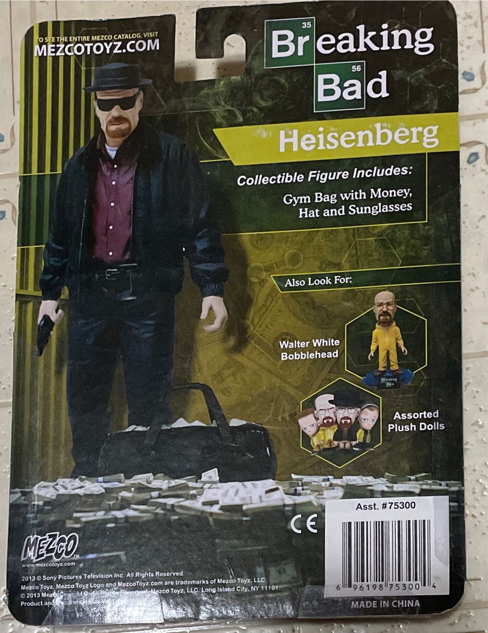 Breaking Bad Walter White Con Exclusive Mezco Toyz  (Breaking Bad) action figure collectible [Barcode 696198753004] - Main Image 2