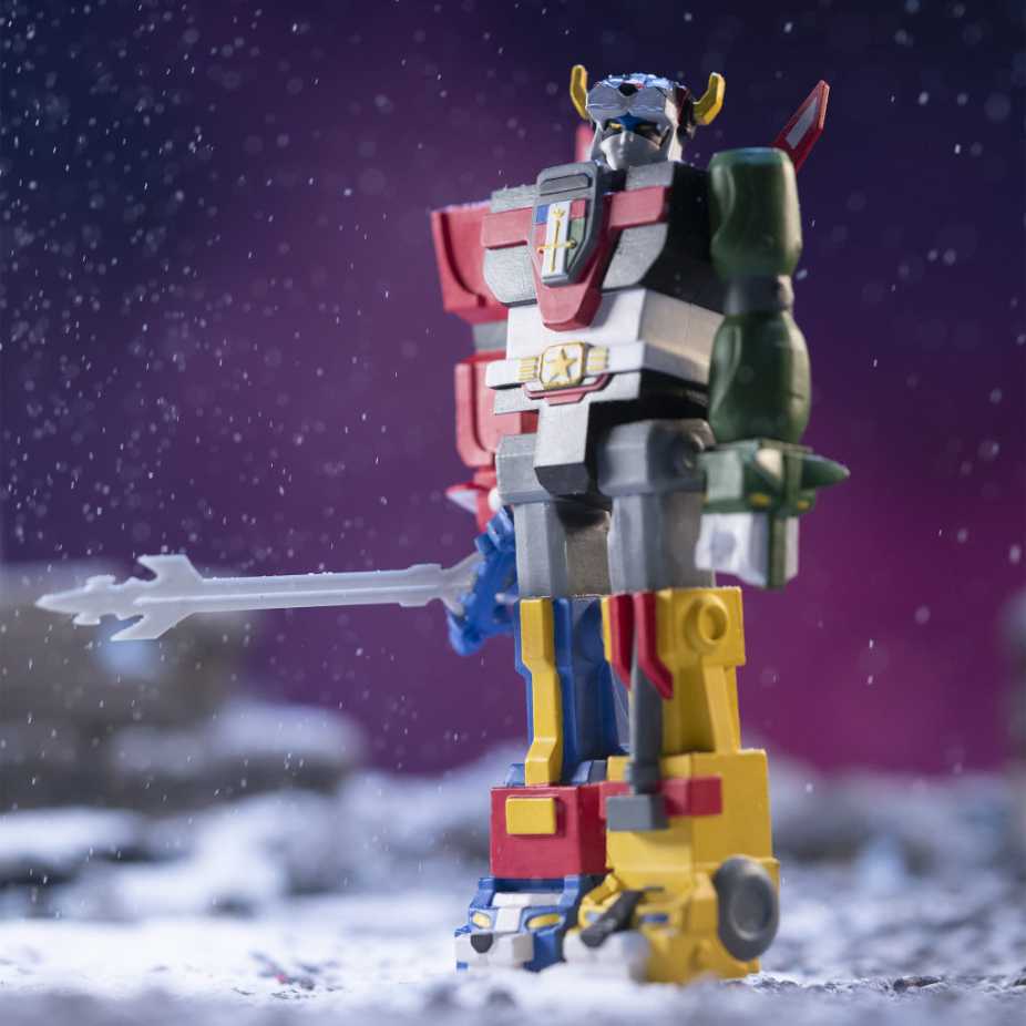 Voltron (Metallic) - Super 7 (Voltron Defender of the Universe) action figure collectible [Barcode 840049813502] - Main Image 3