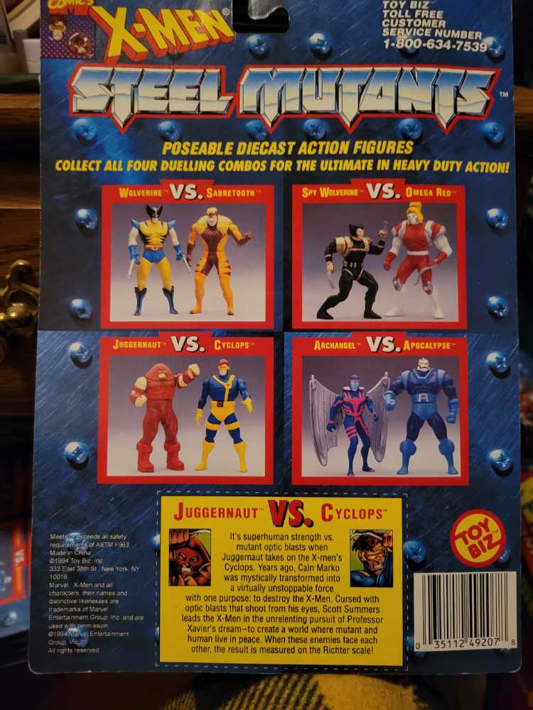 Juggernaut Vs. Cyclops - Toy Biz (X-Men: Steel Mutants) action figure collectible [Barcode 035112492078] - Main Image 2