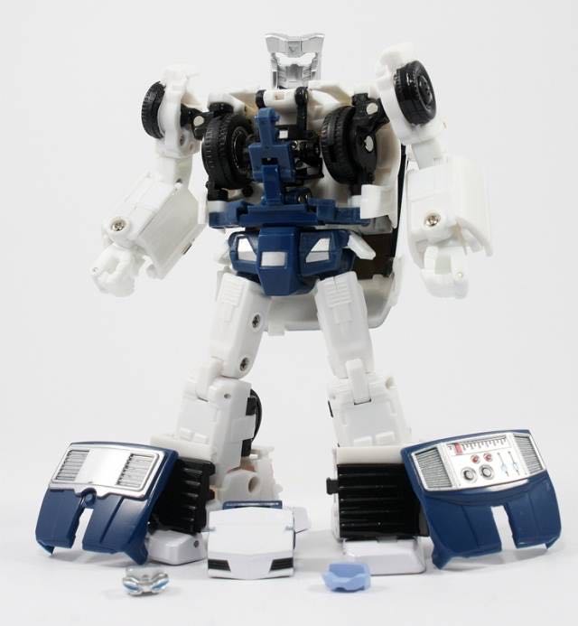 Tailgate MM-VII (Hatch) -  X-Transbots (Transformers G1) action figure collectible - Main Image 4