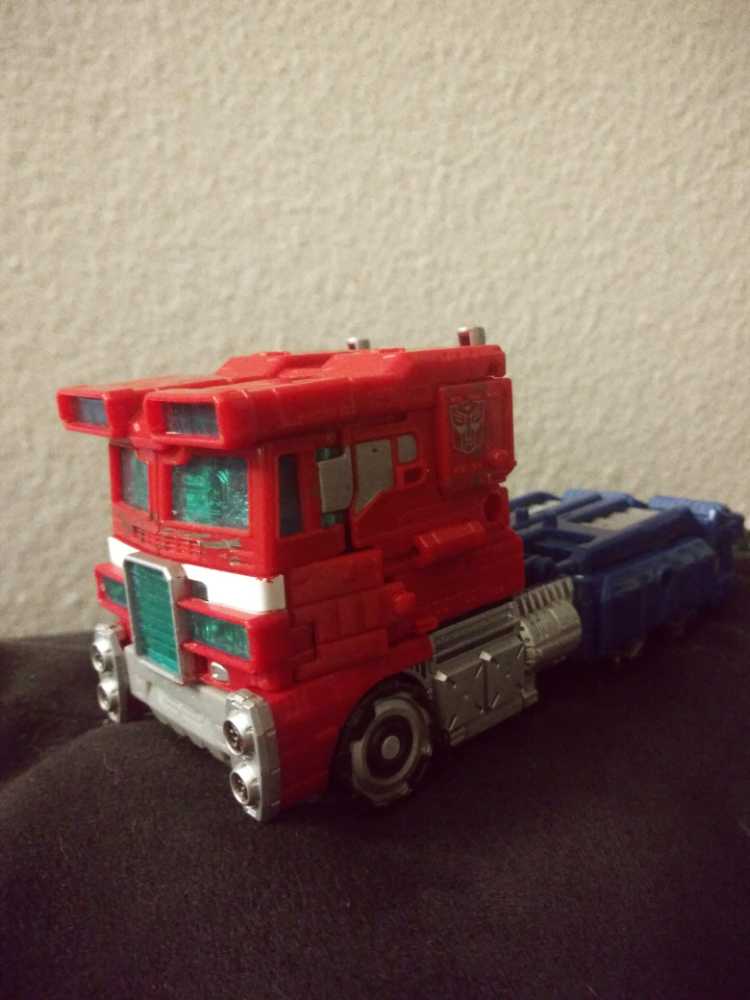 Transformers: War For Cybertron: Siege: Voyager Class Optimus Prime - Hasbro (Transformers War For Cybertron: Siege) action figure collectible - Main Image 3