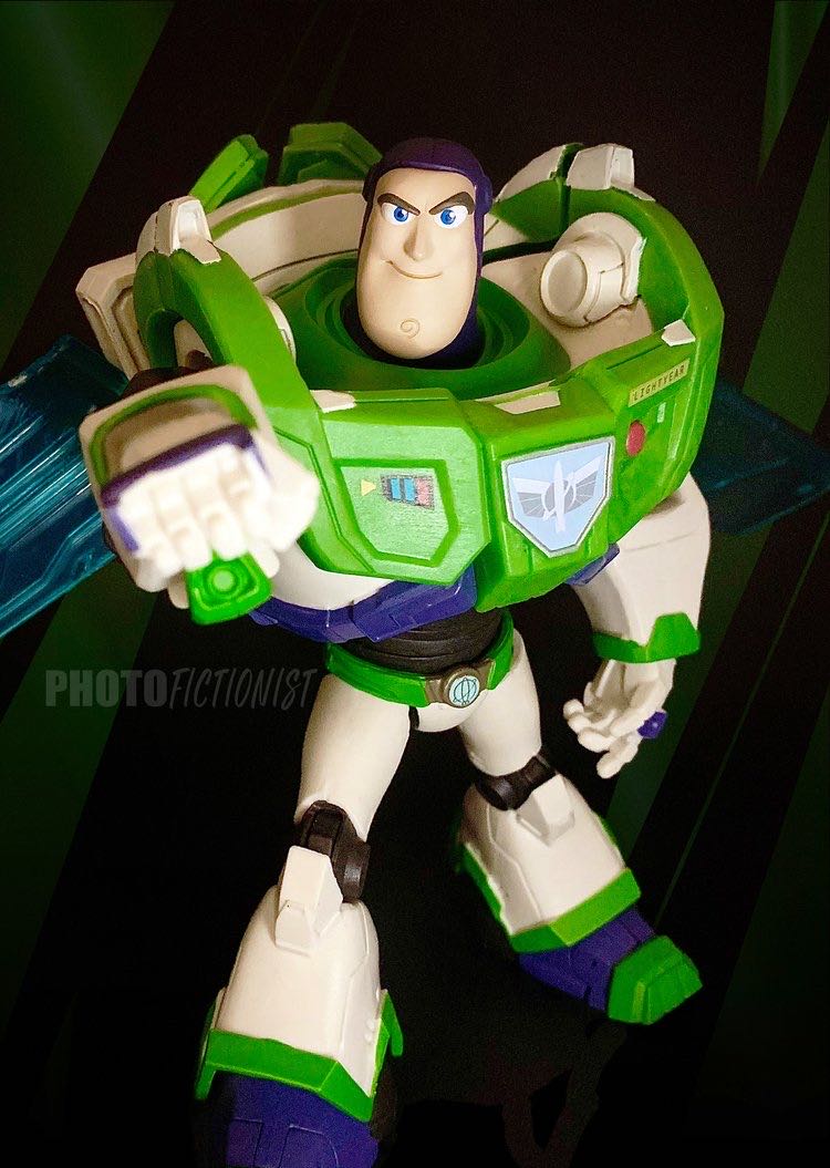 Disney Mirrorverse Buzz Lightyear (Ranged) - Disney (Mirrorverse) action figure collectible [Barcode 787926160369] - Main Image 2