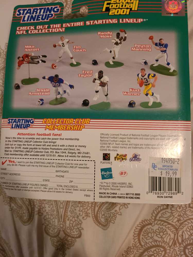 Ron Dayne - STARTING LINEUP (NFL) action figure collectible [Barcode 076930729892] - Main Image 2