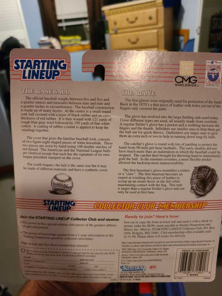 Yogi Berra - STARTING LINEUP (MLB Cooperstown Collection) action figure collectible [Barcode 076281715018] - Main Image 2