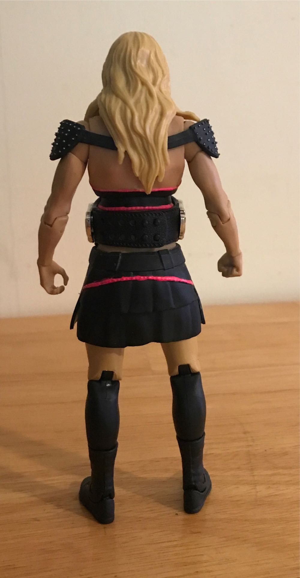 Beth Phoenix - Mattel Wwe (WWE Basic Series 21 Beth Phoenix (Superstar #49)) action figure collectible - Main Image 2