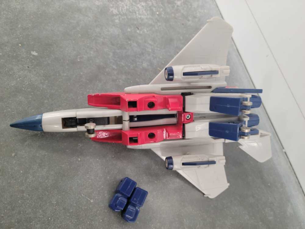 Starscream Seeker Jet Mode Missing Small Wing All Missiles  - Hasbro (1984) action figure collectible - Main Image 4