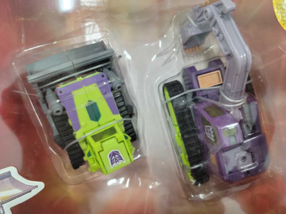 Bonecrusher & Scavenger Target - Hasbro (Universe) action figure collectible - Main Image 2