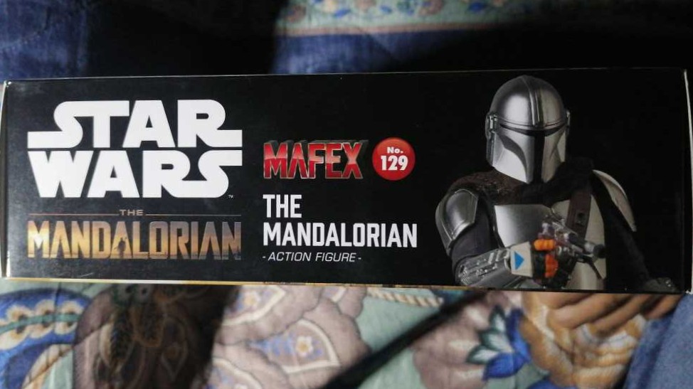 Medicom MAFEX No. 129: The Mandalorian (Beskar Armor) and The Child - MEDICOM TOY (Star Wars: The Mandalorian) action figure collectible [Barcode 4530956471297] - Main Image 3