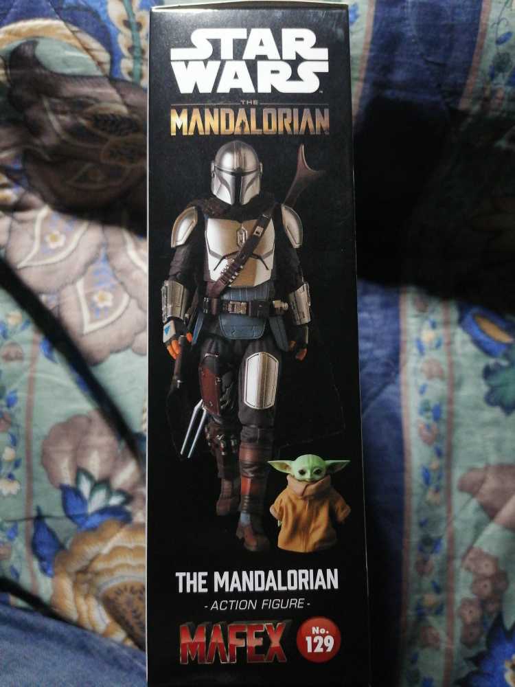 Medicom MAFEX No. 129: The Mandalorian (Beskar Armor) and The Child - MEDICOM TOY (Star Wars: The Mandalorian) action figure collectible [Barcode 4530956471297] - Main Image 4