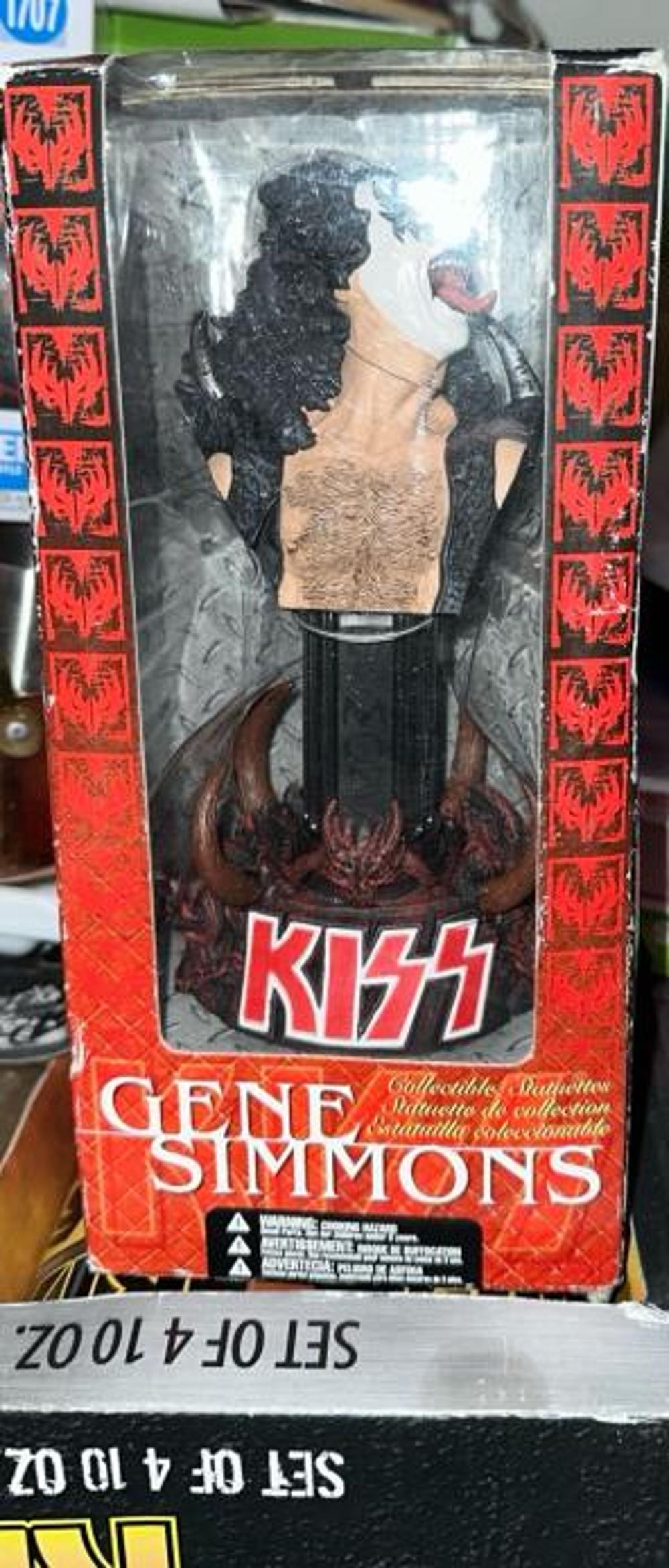 Kiss Mcfarlane Kiss: Gene Simmons The Demon - McFarlane Toys (KISS rock band, Gene Simmons Demon character, music memorabilia) action figure collectible [Barcode 787926122619] - Main Image 5