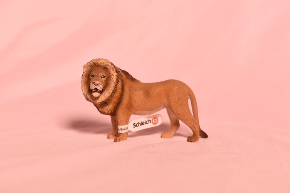 Enesco Disney Showcase Couture De Force Little Mermaid Ariel Figurine 7.8 Inch Multicolor