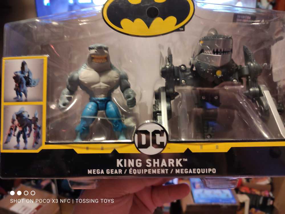 Batman 4-inch King Shark Mega Gear Deluxe Action Figure With Transforming Armor - Spinmaster (DC Spinmaster) action figure collectible [Barcode 778988135495] - Main Image 2