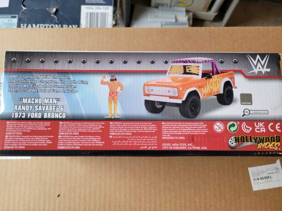 Macho Man With Ford Bronco - Jada Toys (Die-cast vehicle) action figure collectible [Barcode 801310320464] - Main Image 2