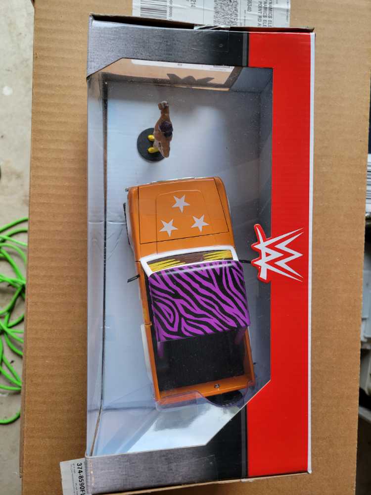 Macho Man With Ford Bronco - Jada Toys (Die-cast vehicle) action figure collectible [Barcode 801310320464] - Main Image 4