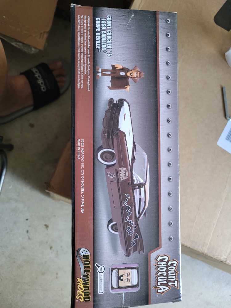 Jada 1:24 General Mills Count Chocula & 1959 Cadillac Coupe DeVille - JADA TOYS, Inc. (General Mills Cereals) action figure collectible [Barcode 801310322048] - Main Image 3