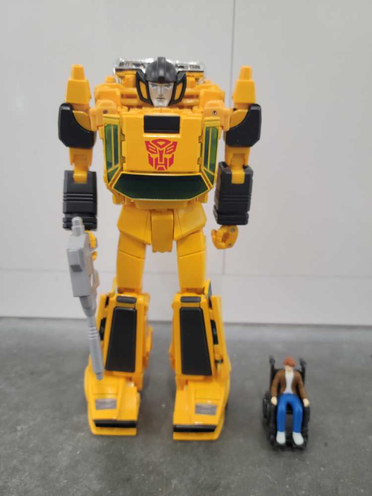 Sunstreaker MP-39 With Chip Chase - Hasbro (Masterpiece 1984) action figure collectible - Main Image 2