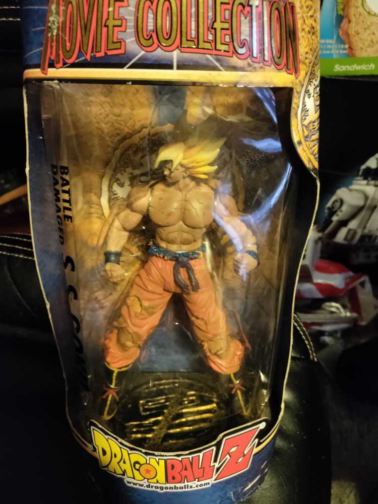 Dragon Ball Z Movie Collection S.S Goku - Funimation action figure collectible - Main Image 2