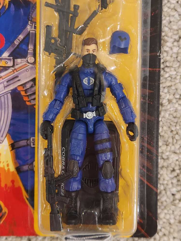 Cobra Officer - Hasbro (GI Joe: Retro) action figure collectible [Barcode 5010993852758] - Main Image 3