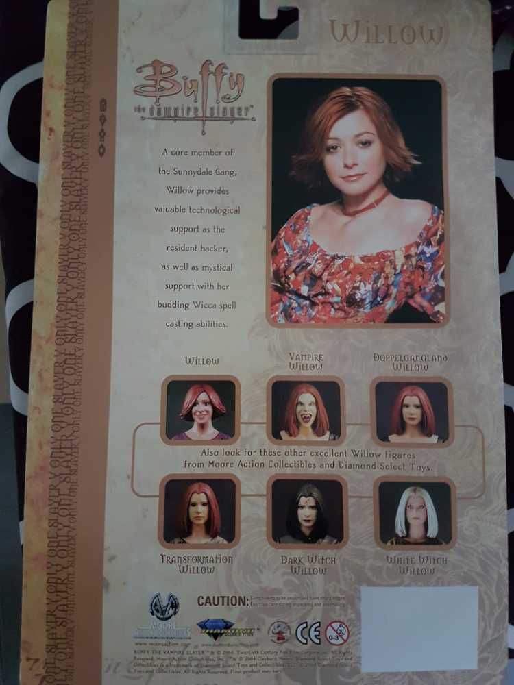 BTVS White Witch Willow International Version  action figure collectible - Main Image 2