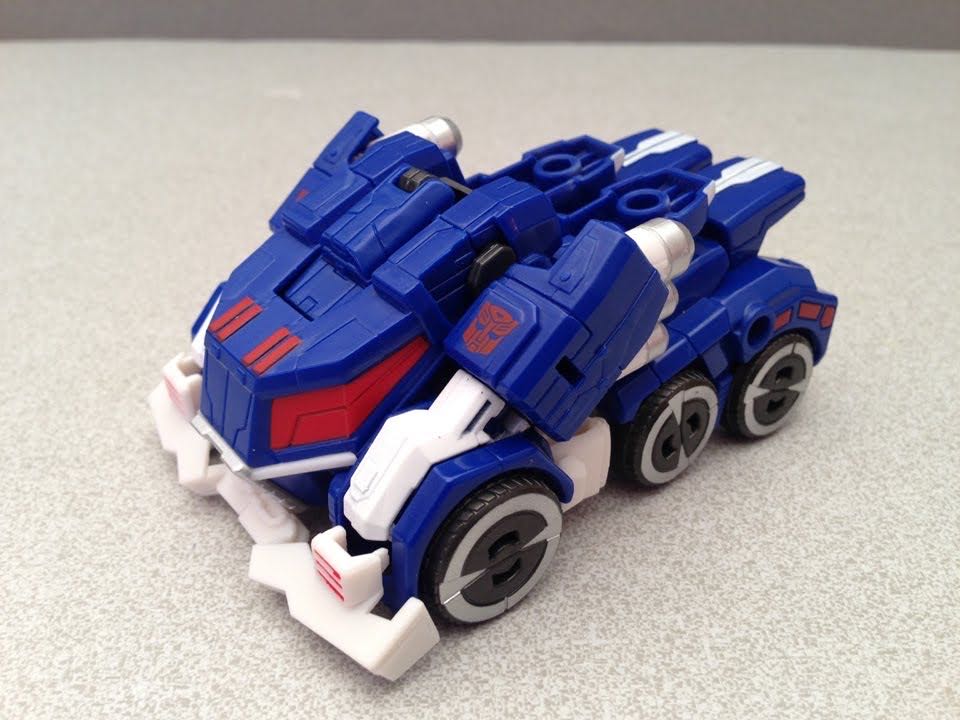 Ultra Magnus - Hasbro (Fall of Cybertron) action figure collectible - Main Image 3